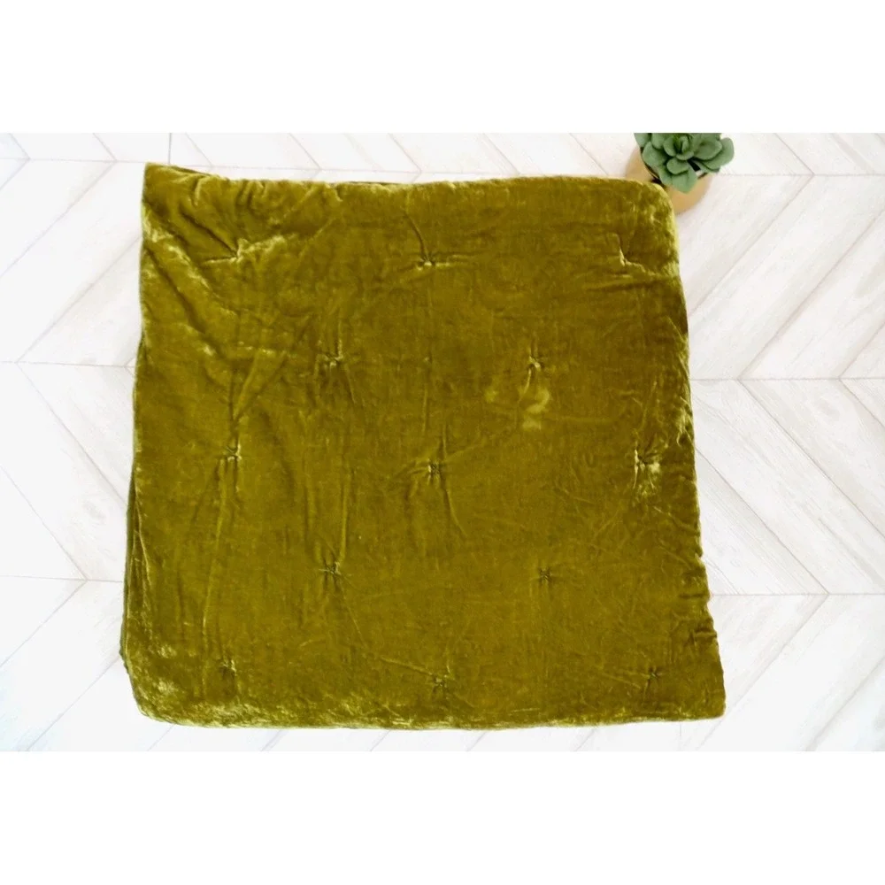Opalhouse Crushed Velvet Tufted Bedding Comforter Moss Green SZ Queen